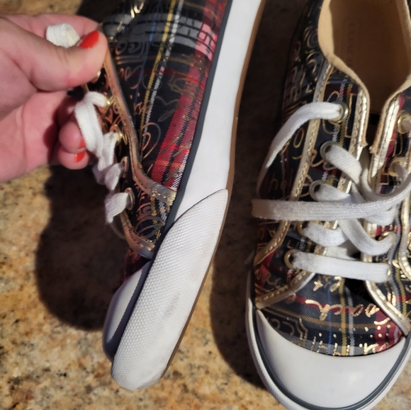 Shoes - Picture 2 of 5